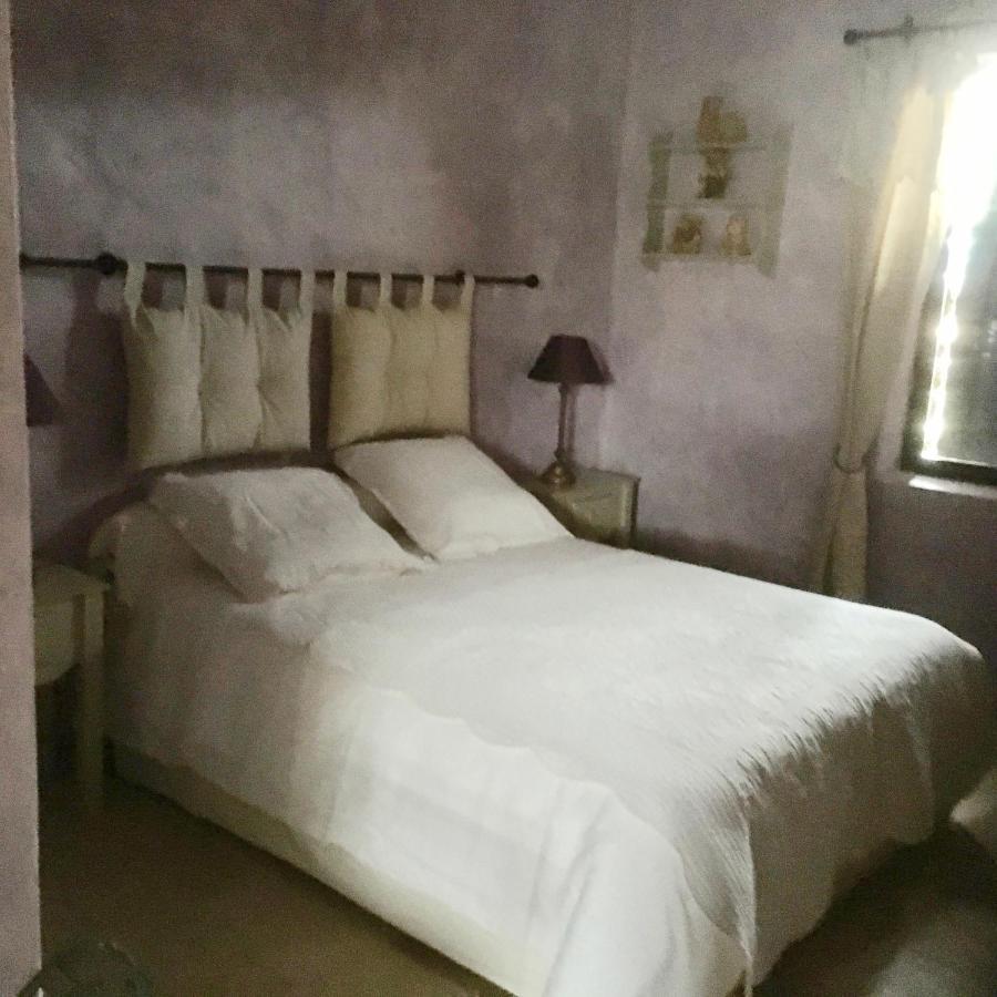 Bed and Breakfast Oustau De Piera Gordes Exterior foto
